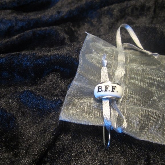 Retired Brighton "BFF" bead